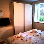 Azinovic Apartmán *