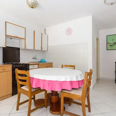 Lilly - Bright Apartment With Outdoor Space * Дубровник