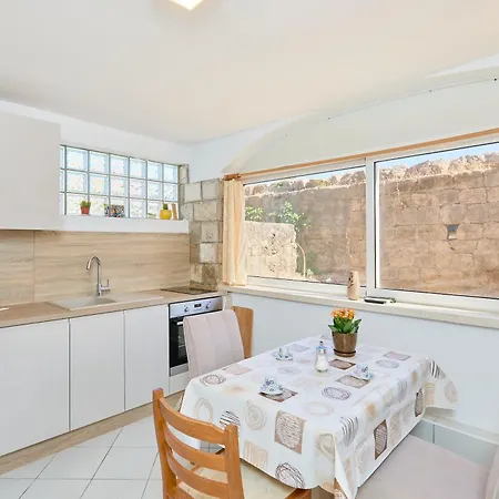 Apartment Azinovic *