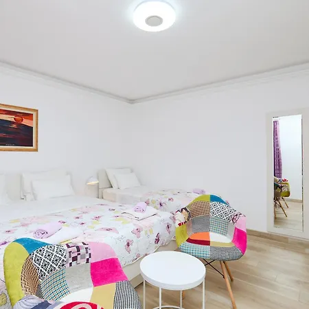 Lilly - Bright Apartment With Outdoor Space * Дубровник