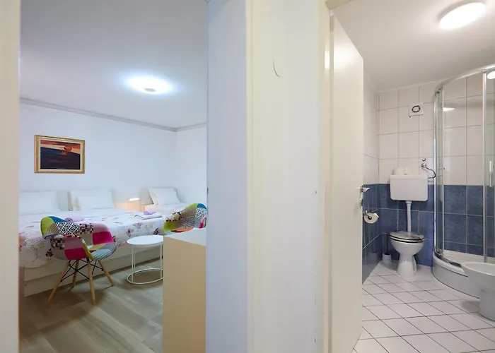 Azinovic דוברובניק