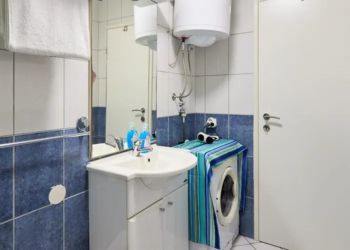 Azinovic Apartamento *