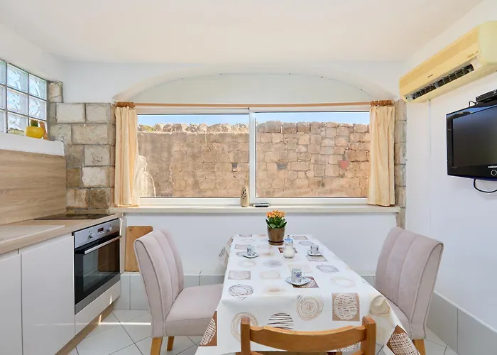 Azinovic Apartamento